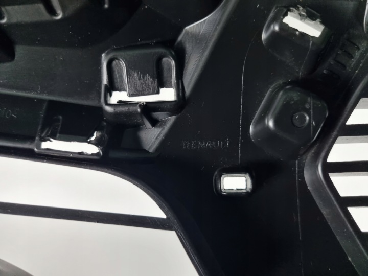 фото №11, Renault clio iv решётка радиатора 422563184r