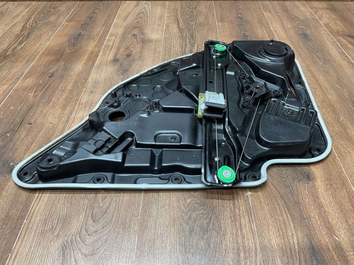 фото №9, Стеклоподъёмник левое зад mercedes e w213 a2137600100 a2137306505