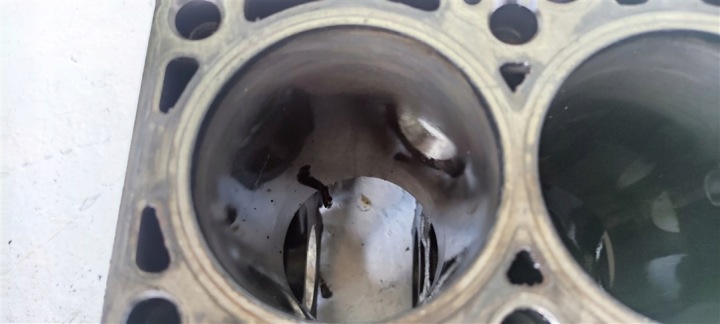 фото №13, Блок двигателя audi vw golf iv 1.9 tdi 038103021c