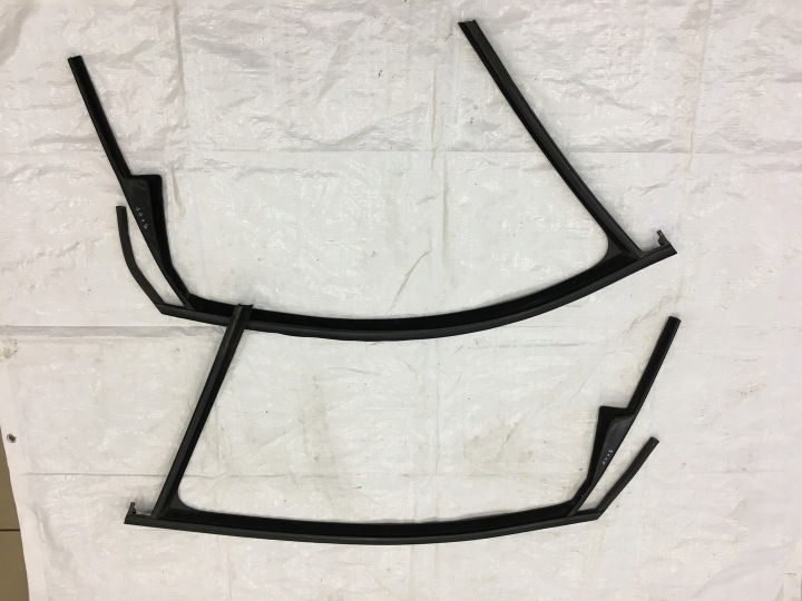 фото №16, Vw golf 5 уплотнитель дверь 5m0837431a 5m0837432a