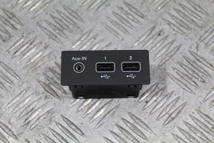 фото №1, Гнездо usb aux-in clio v 5 280231553r