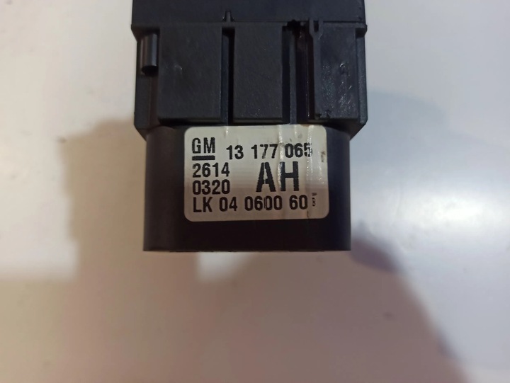 фото №6, Opel vectra c 2004 панелі керування, перемикачі