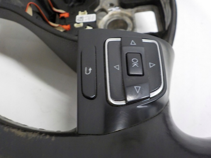 фото №8, Volkswagen golf vi руль koło 5c0419091b k233