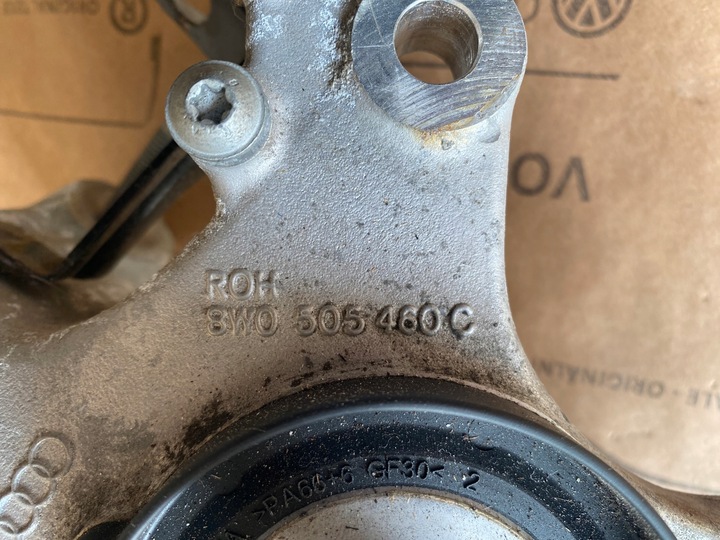 фото №12, Audi a4 b9 8w поворотный кулак зад правая 8w0505460c 8w0505432p 72km