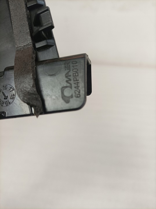 фото №4, Crossland x трикутник заглушка двері праві зад