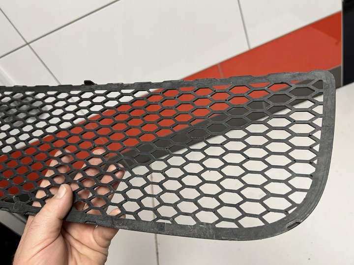 фото №4, Vw golf 4 iv r32 решётка бампер оригинал 1j0853677