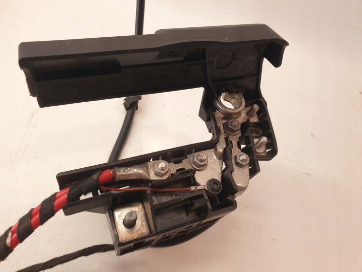 фото №9, Audi a4 b8 8k 08-15 клема акумулятора плюсова 8j0915459 4f0915519