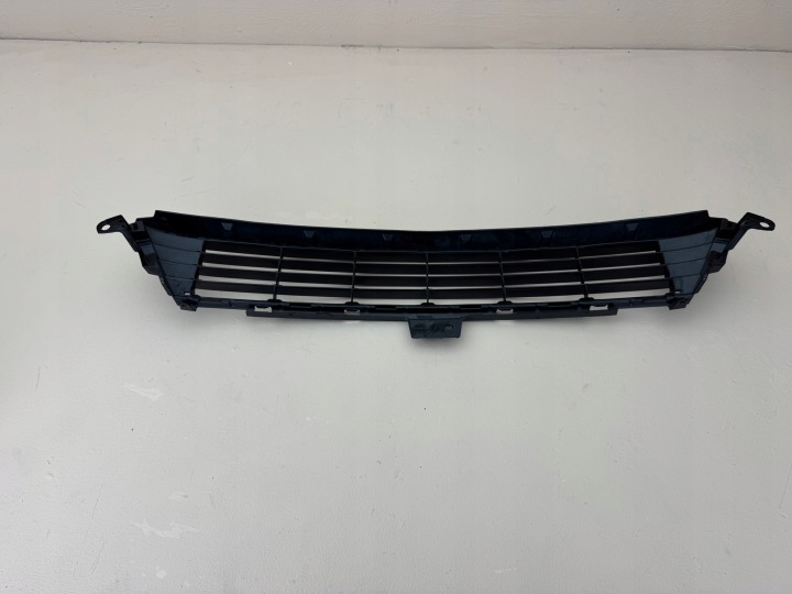 фото №9, Toyota auris ii 2 рестайлінг 15r- решітка бампер середня перед 53112-02670