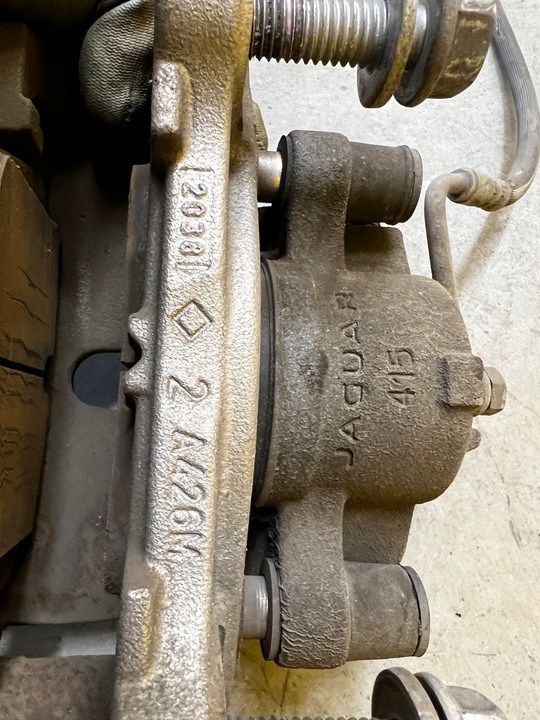 фото №8, Суппорт тормозной перед правые range rover velar l560 jaguar f-pace x761 2.0d