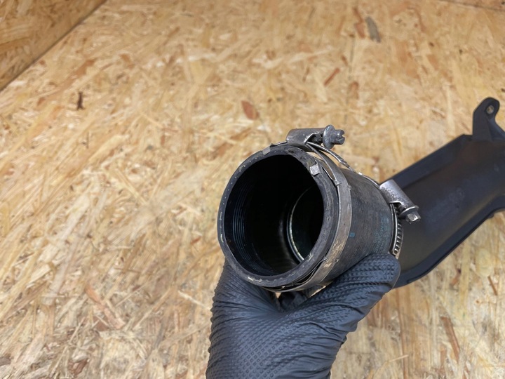 фото №9, Труба шланг повітря інтеркулер porsche cayenne ii 7p 7p0145795 2010-