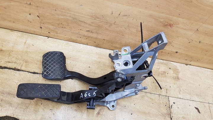 фото №1, Педаль газа тормоза audi a6 c5 1.8t автомат