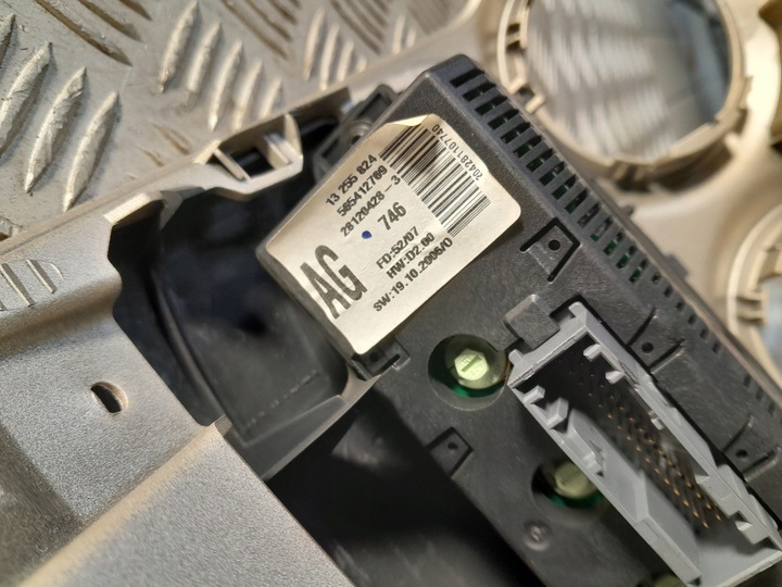 фото №9, Opel corsa d панель середній консолі