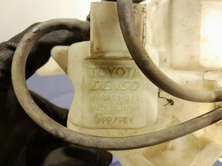 фото №7, Toyota prius iii 09- бачок помпа склоомивача 060851-317