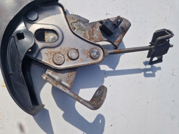 фото №6, Toyota yaris 1.4 ii ручник  тормоза ручного тормоз ручка