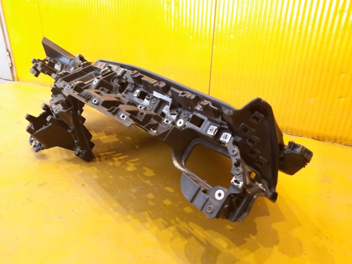 фото №10, Audi e-tron торпедо консоль голий 4j3857003a