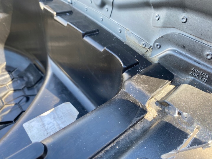 фото №8, Ванна ниша пластик пол багажника audi a8 d3 eu