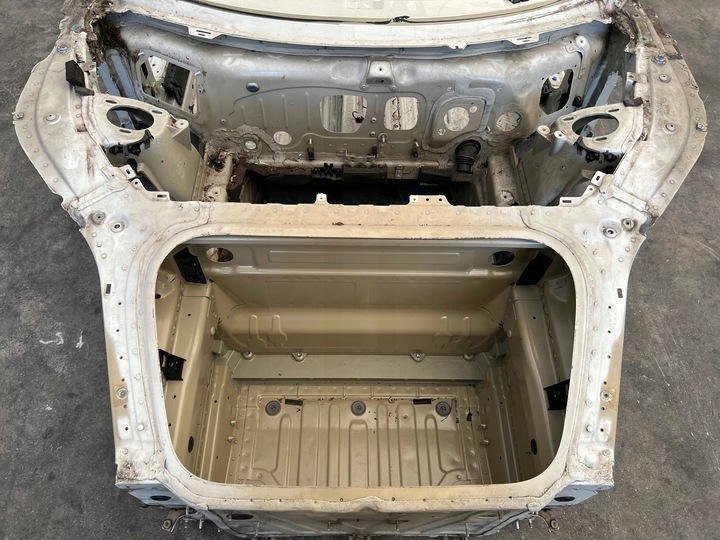 фото №1, Porsche 718 982 boxster spyder ванна чверть перед стіна