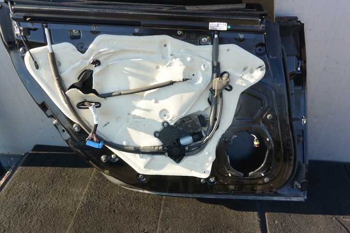 фото №13, Дверь левая зад nero maserati quattroporte vi kpl