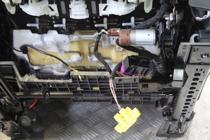 фото №8, Сиденья кожа салон c-klasa w205 универсал