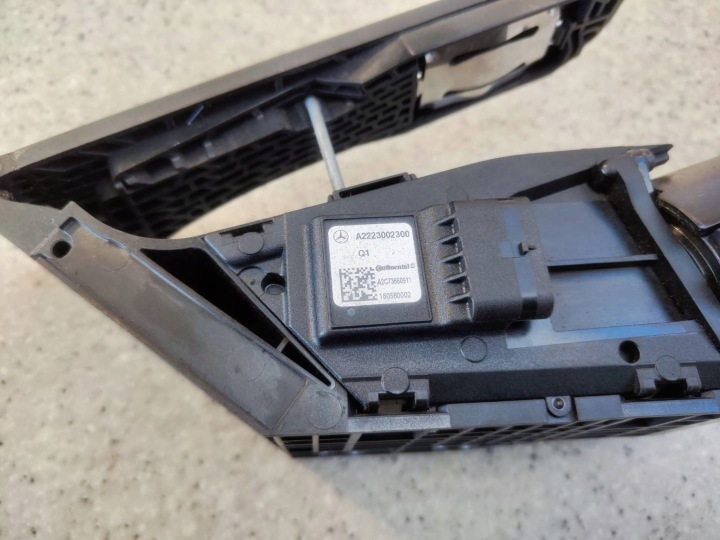 фото №5, Потенциометр педаль газа ускорения mercedes c w205 c205 a2223002300