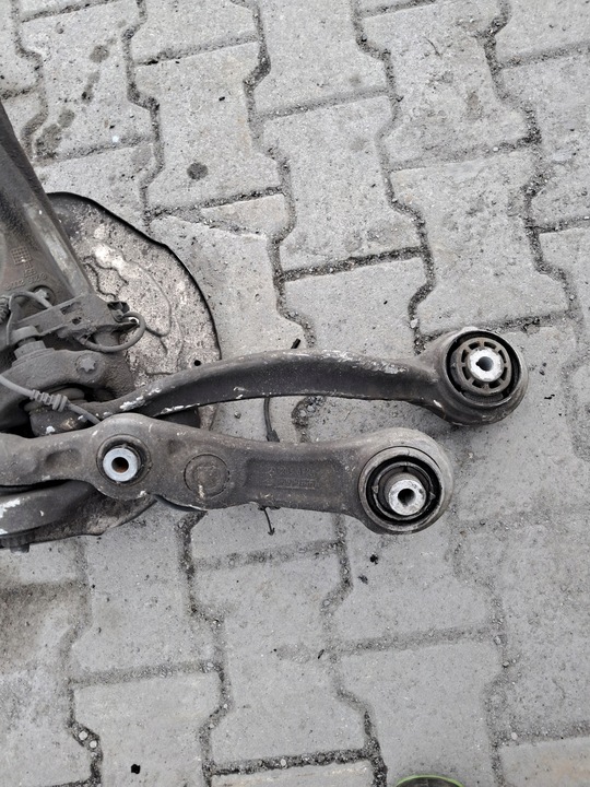 фото №8, Поворотна опора важелі ступиця лівий перед mercedes w205 2.2 cdi 2052100