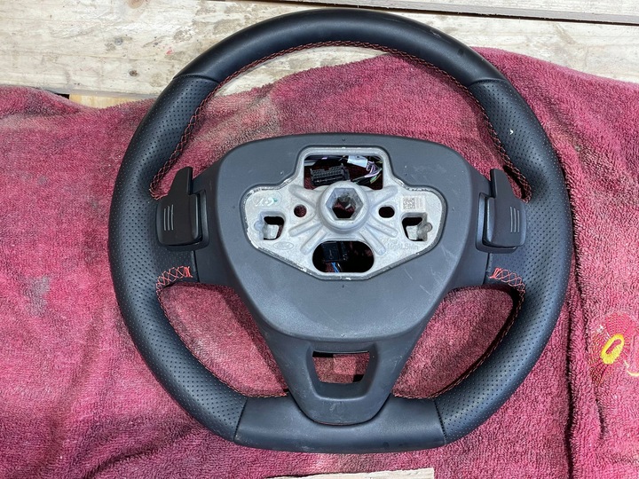 фото №8, Ford kuga mk3 iii 19- focus mk4 iv 18- st-line кермо пелюстки червона