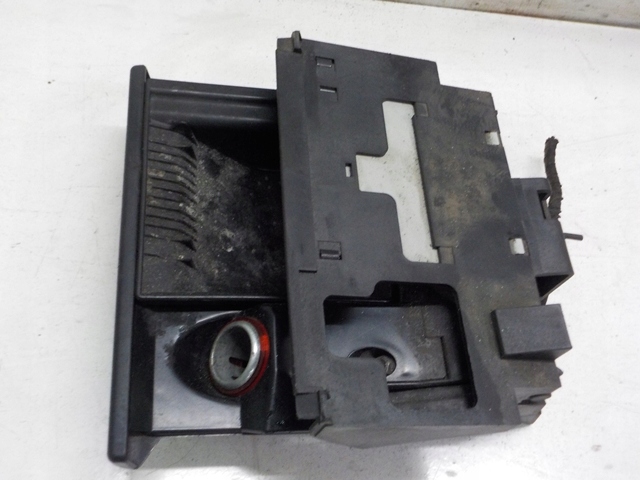 фото №1, Audi 80 пепельница