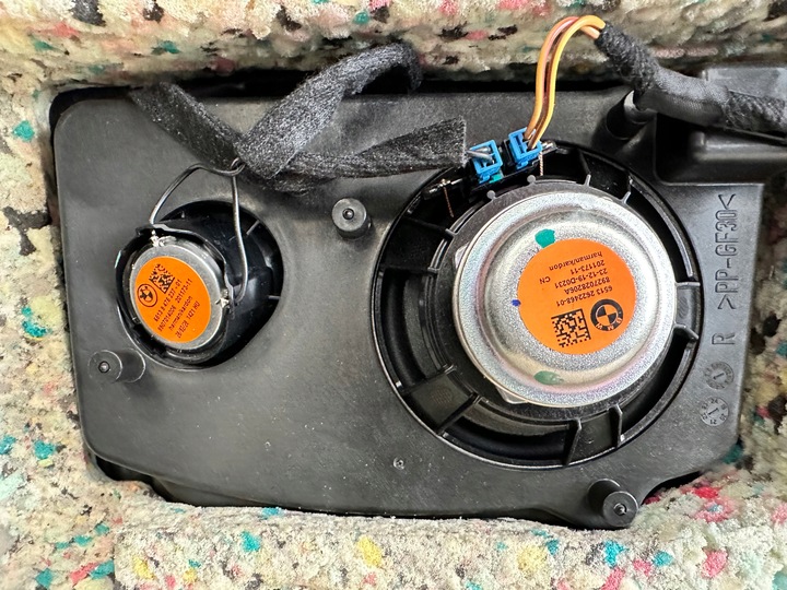 фото №11, Bmw g22 полка зад багажника harman кардон динамики комплектная 8097336