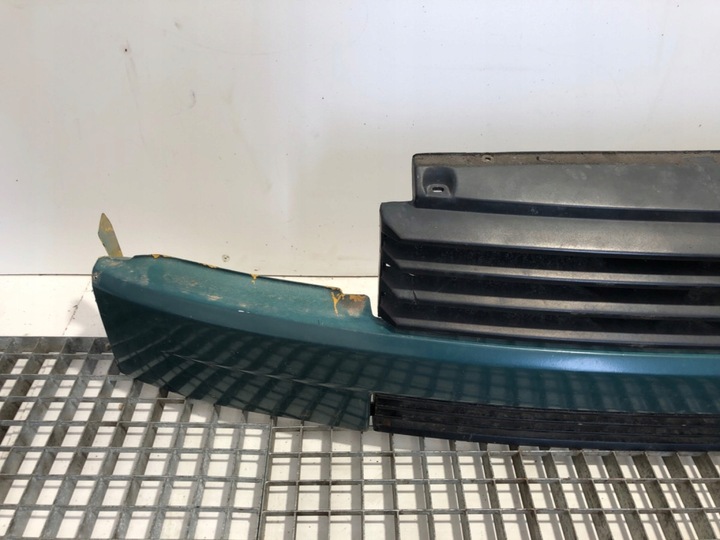 фото №2, Решётка решётка радиатора vw transporter t4 90-04 701853653f автобус решётка