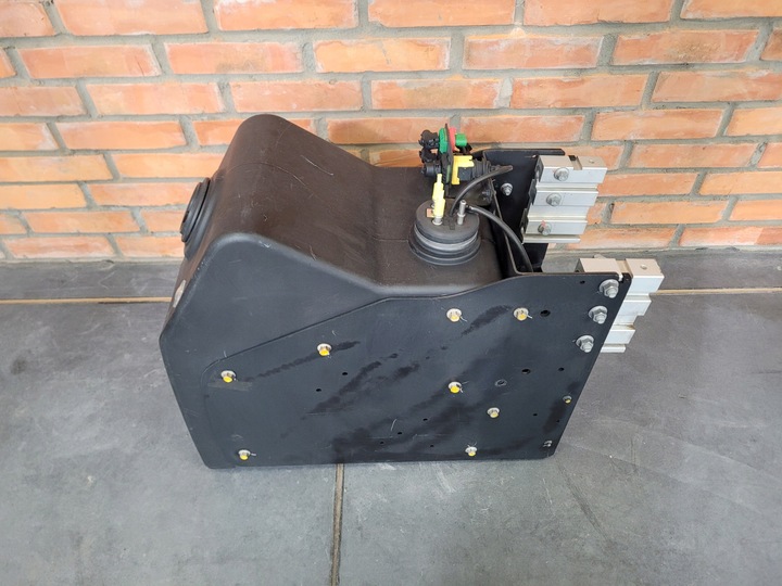 фото №7, Бак adblue маслоприймач nissan ud volvo fl renault d 22385058 22388312 fv