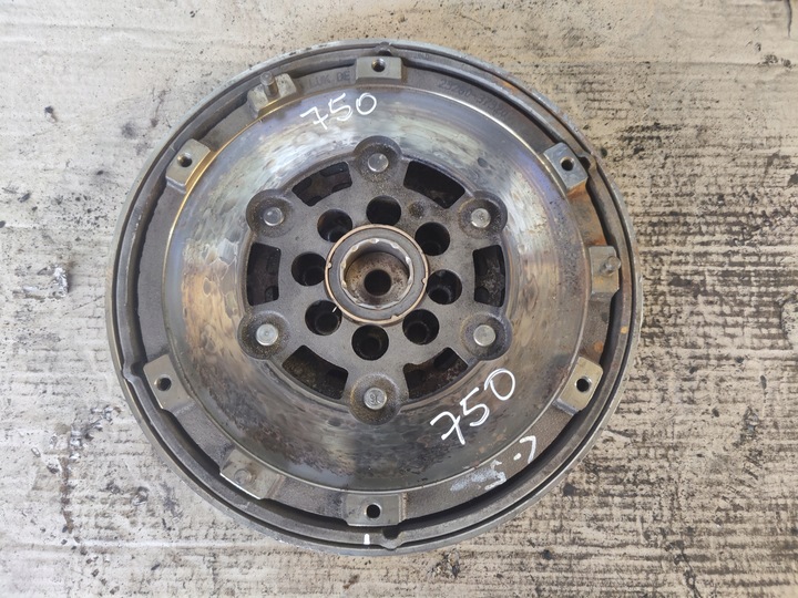 фото №1, Hyundai купе santa fe 2.7 v6 g6ba колесо двухмассовый 23260-37320 750