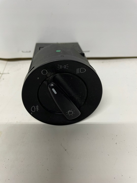 фото №1, Выключатель переключатель света vw beetle passat b5