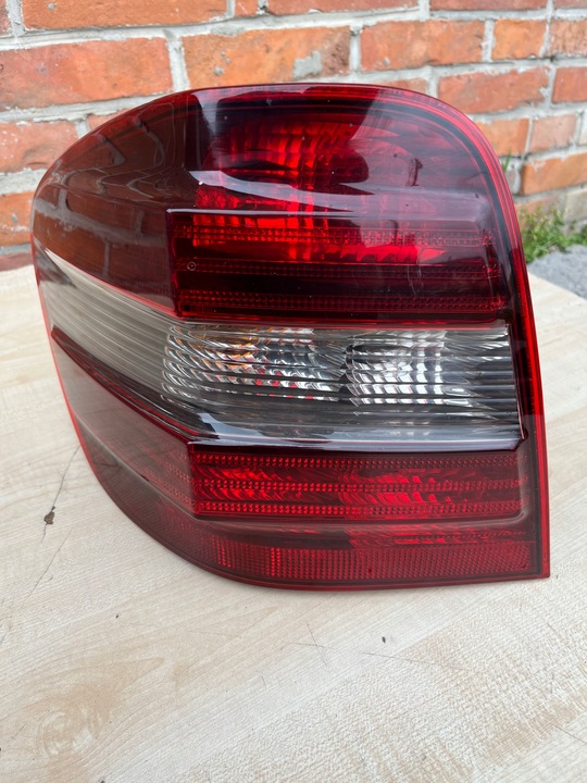 фото №1, Mercedes ml w164 05-11 лампа зад левая