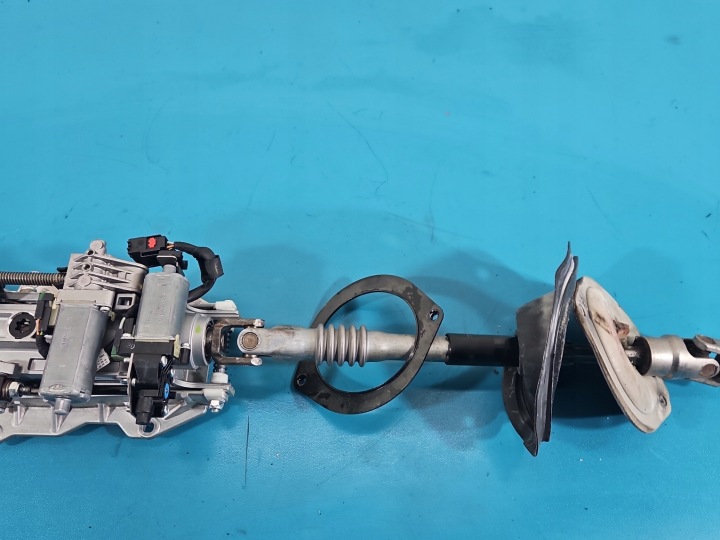 фото №8, Рулевая колонка крестовина maserati quattroporte vi 13- 06700317590 европа