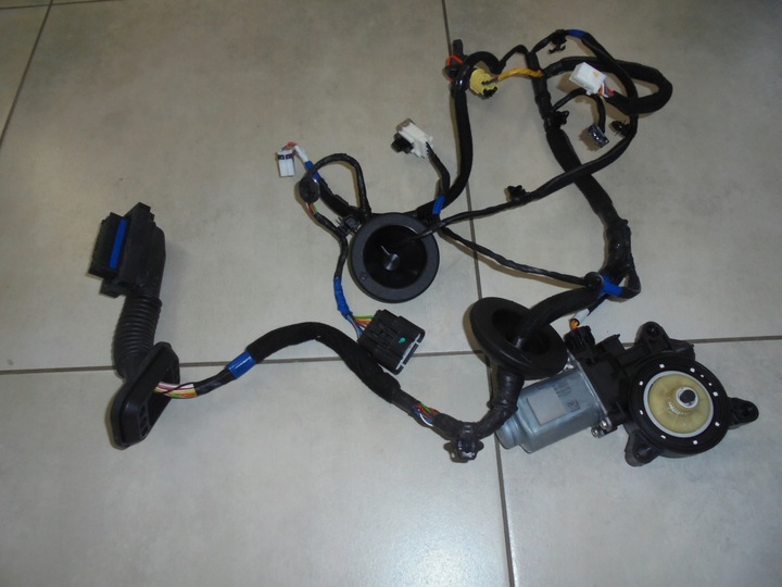 фото №1, Моторчик жгут дверь правая перед hyundai i30 18r