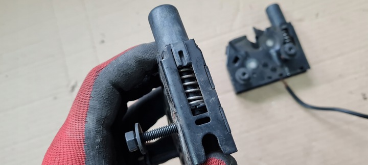 фото №6, A6 c7 4g s6 замок капота перед 4g0823509c s7 4g a7