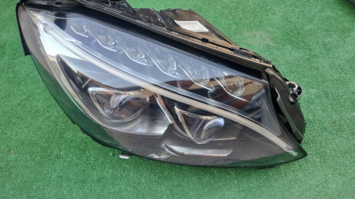 фото №1, Mercedes c-klasa w205 повний led лампа передня