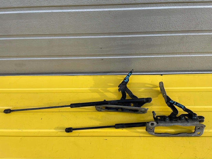 фото №1, Mercedes w204 петлі капота перед c197 c-klasa 204