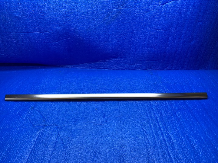 фото №1, Планка zgarnijąca лівий зад ліва mercedes c w205