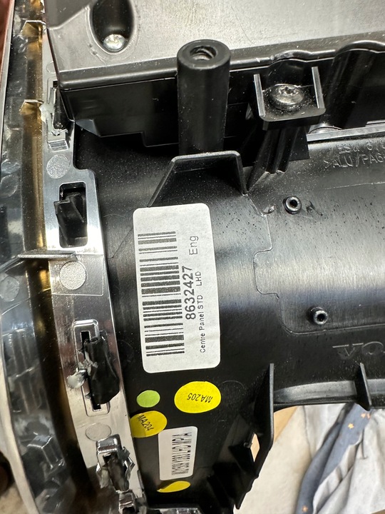 фото №10, Volvo v60 i s60 ii панель середній консолі панель climatronic комплект європа