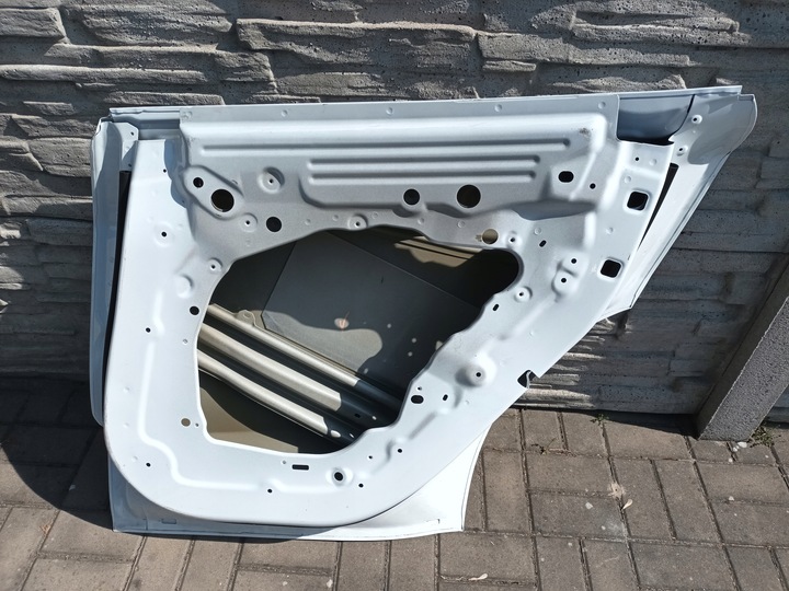 фото №6, Дверь правые задние tesla y зад правый