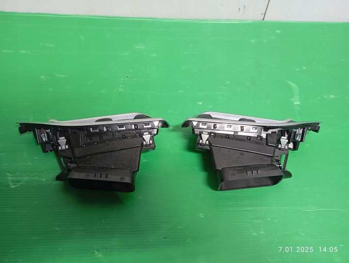фото №8, Решётки воздуховод панели консоли lh+rh peugeot 208 / 2008 9633131777 9633131677