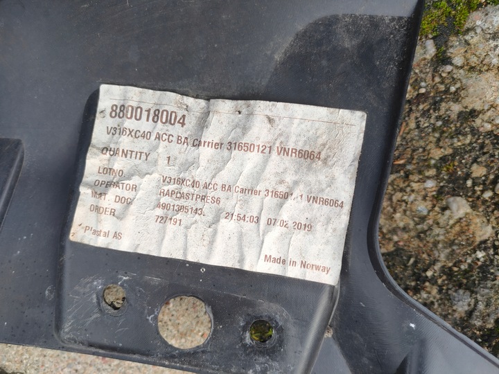 фото №14, Volvo xc40 надпись бампер задний зад доставка