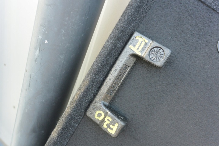 фото №8, Пол обивка багажника bmw 3-seria f30 330e f31