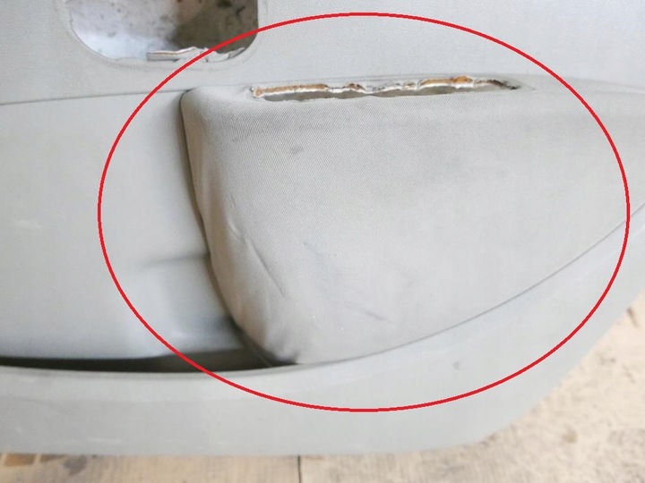 фото №6, Оббивка боковина праві перед renault clio iii phi