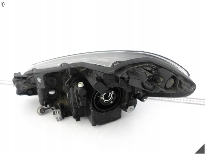 фото №10, Toyota yaris iii 3 рестайлинг 17-19 фара галоген обычная + led правая перед европа