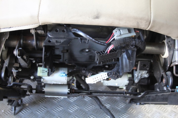 фото №7, Сиденья салон кожа jeep cherokee kl