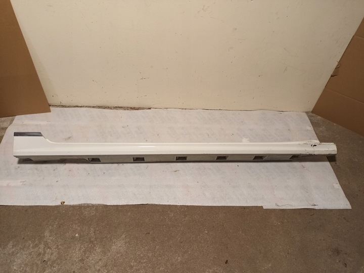 фото №1, Планка пороговая правая vw passat b8 r-line порог правый