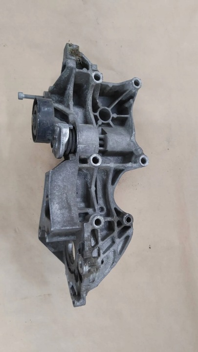 фото №6, Лапи кронштейн основание крепление генератора 03l903143 audi a4 a5