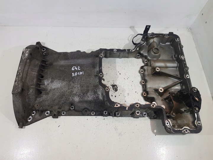 фото №8, Основание поддон масляной w251 3.0 cdi 224km 642950